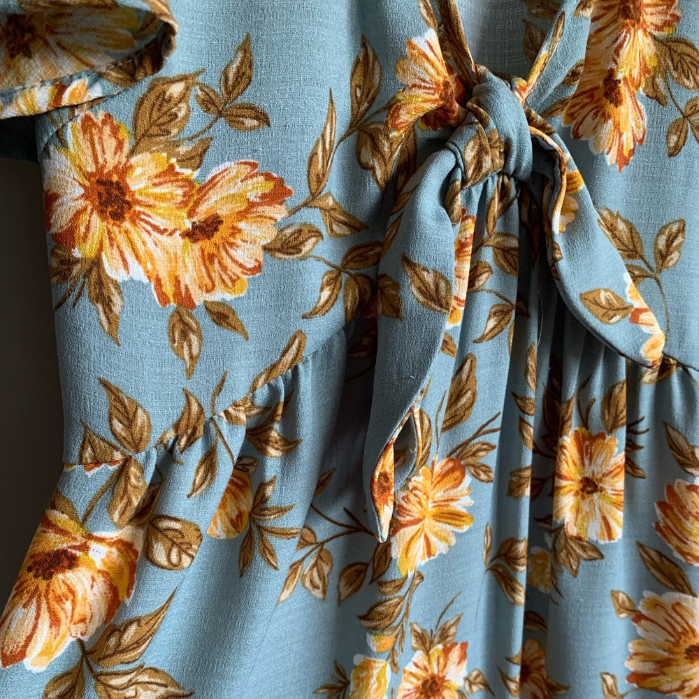 XHILARATION FLORAL V-Neck DRESS - Picture 7 of 11